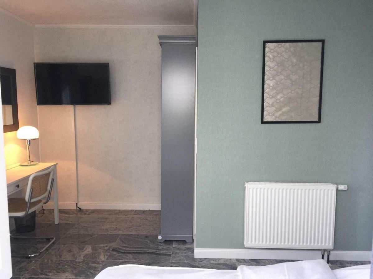 Neues Zimmerapartment Mit Bad Neckarwestheim Exterior foto