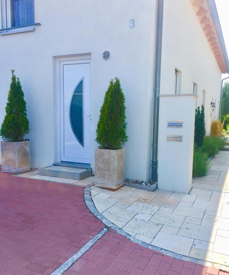 Neues Zimmerapartment Mit Bad Neckarwestheim Exterior foto